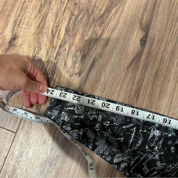 Lululemon Wunder Under High-Rise 7/8 Tight *Full-On Luxtreme 25" - Picture 10 of 14